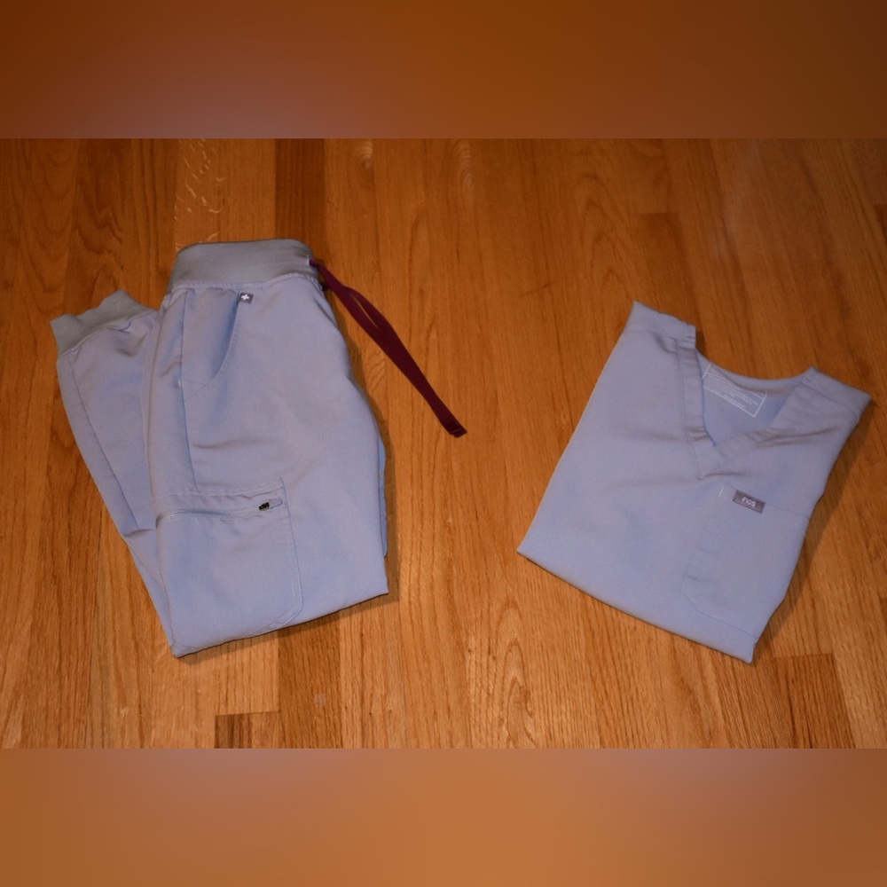 Figs Scrub Set Cement
